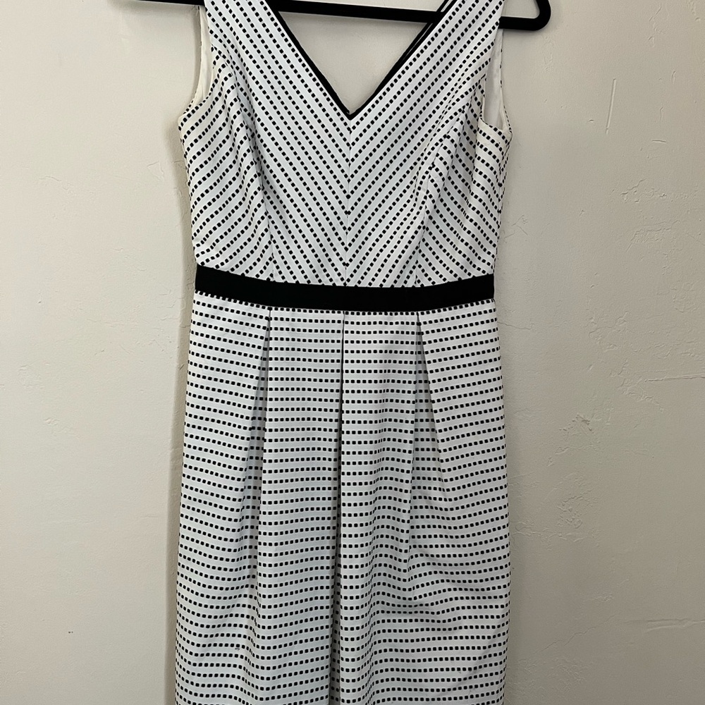 Elegant Black and White Patterned Dress